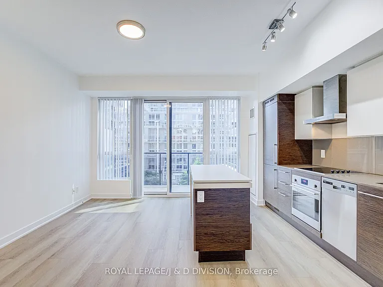 1030 King St W #435 — Photo 6