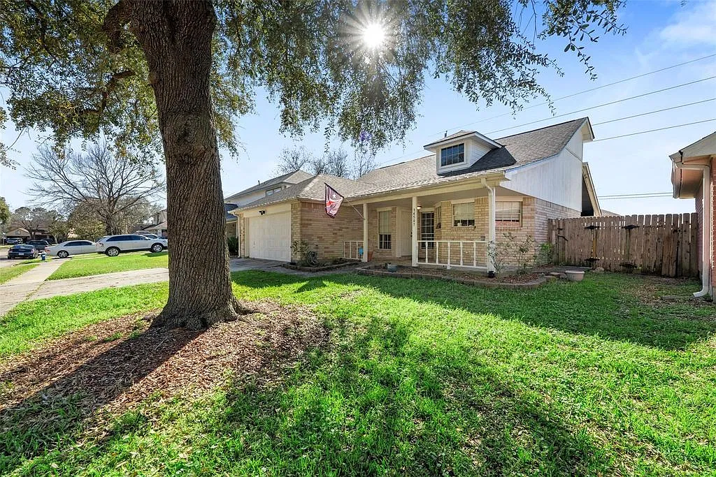 3 bed, 1387 sqft, $2,000 — Photo 3