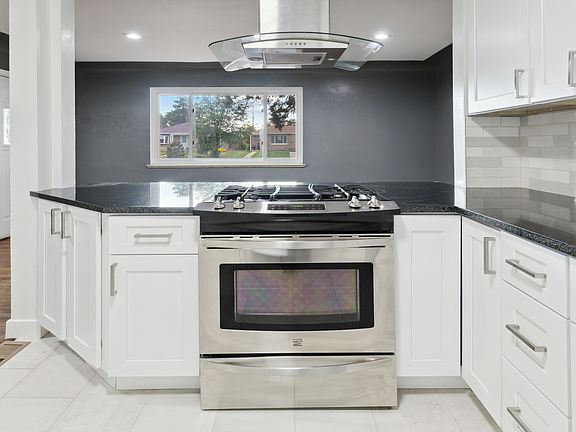 3rd image of 3680 Kearney St