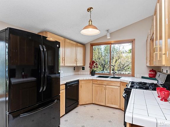 5th image of 13885 Crestview Cir NW