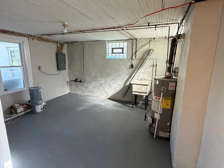 215 Latimer Ave — Photo 10