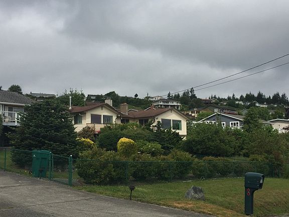 2nd image of 1462 S East Camano Dr