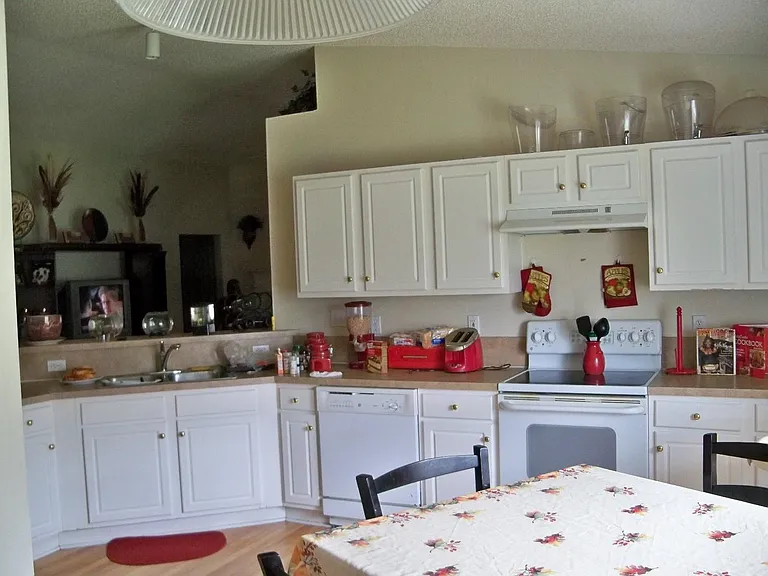 7357 Ironside Dr E — Photo 4