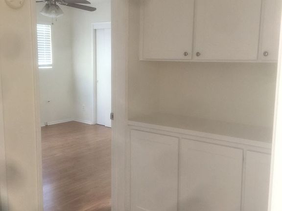 4th image of 1038 7th St APT 05