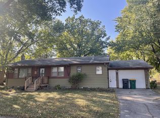 135 5th St, Tracy, MN 56175