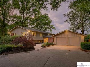 6322 Girard St, Omaha, NE 68152