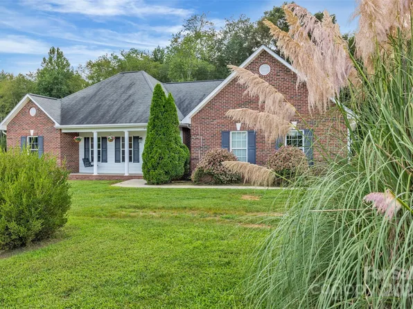 66 Rachels Ln, Taylorsville, NC 28681