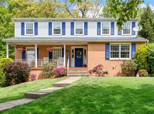 604 W Parliament Dr, Coraopolis, PA 15108