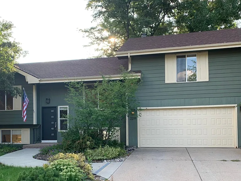 2219 Ouray Ct — Photo 1
