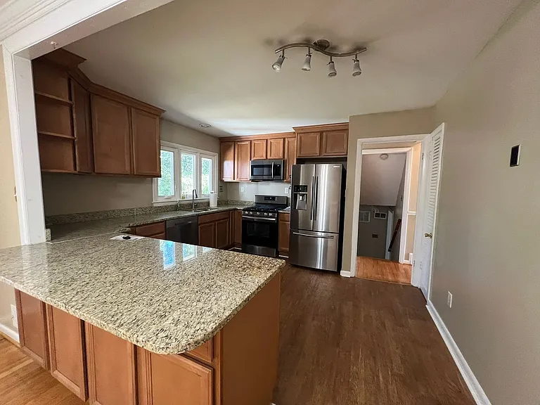 8407 W Boulevard Dr — Photo 14