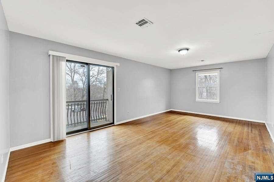 1st image of 120-126 Westfield Ave