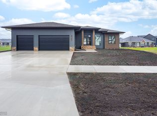 4769 Prairie Pond Xing S, Fargo, ND 58104