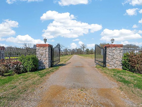 2nd image of 535 Riata Rd