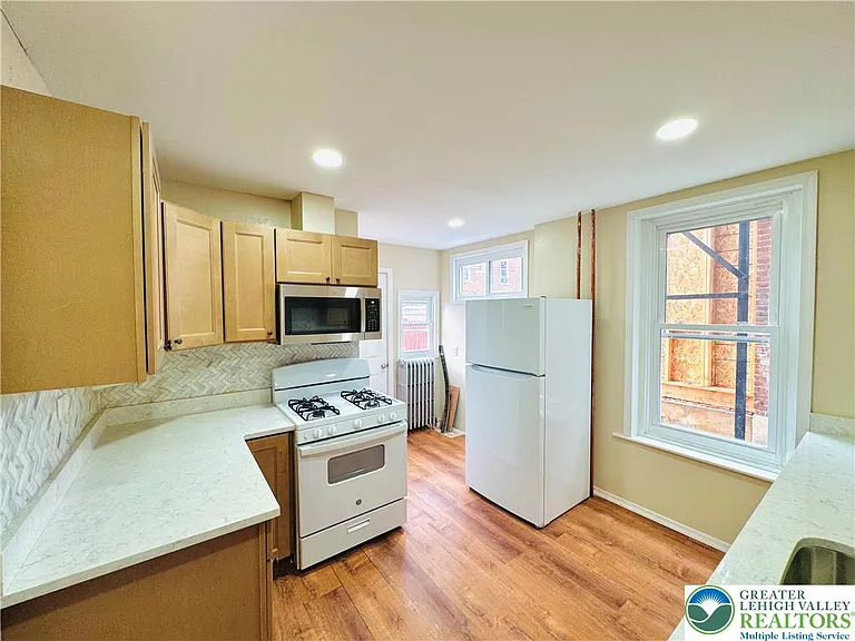 36 S Jefferson St — Photo 10