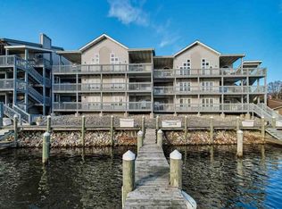 315 5th Ave APT 16, Manistee, MI 49660