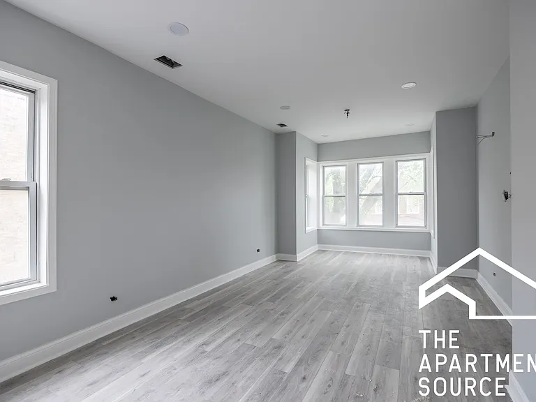 1307 N Lawndale Ave #1F — Photo 1