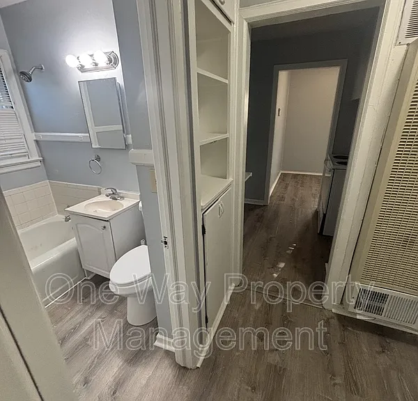 1729 E Looman St — Photo 5