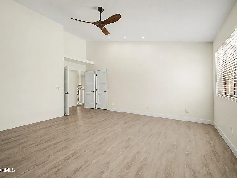 2084 N Sunset Dr — Photo 19
