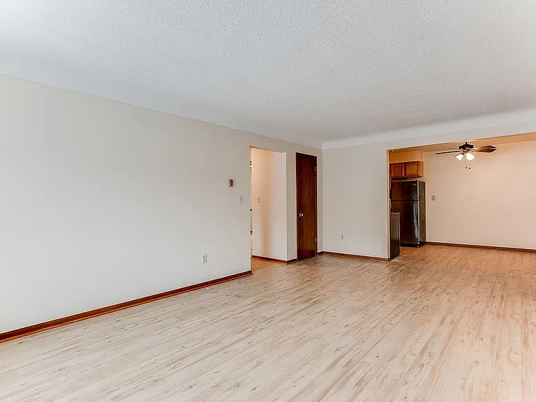 Mark Court Apartments — Photo 41