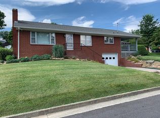115 Hemlock St, Marion, VA 24354