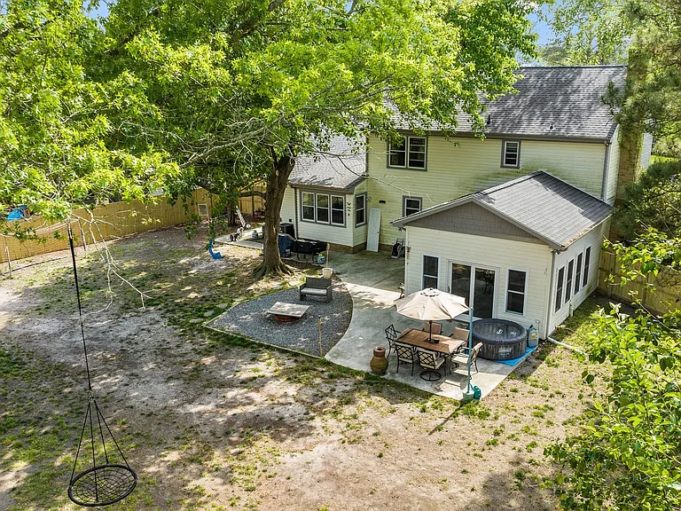 435 Currituck Dr — Photo 29