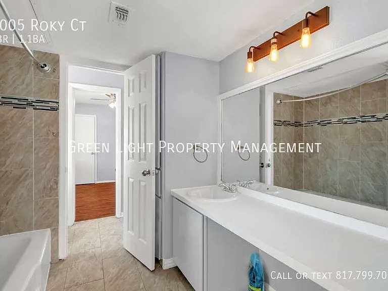 1005 Roky Ct — Photo 14