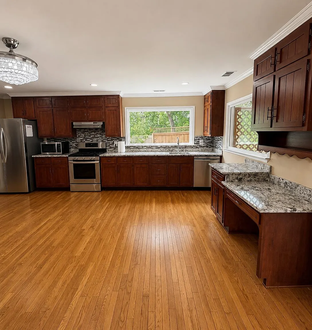 5 bed, 2902 sqft, $4,200 — Photo 4
