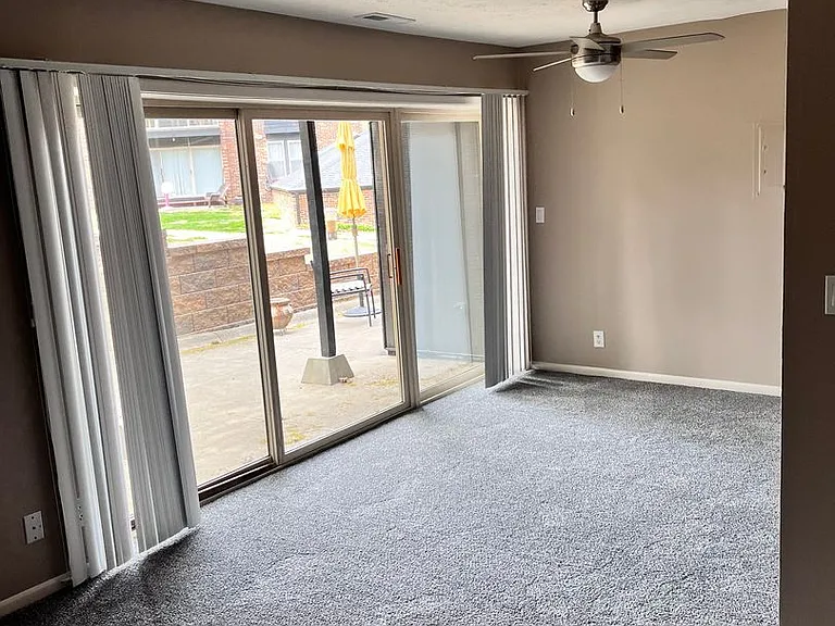 Bristol Square Apartments — Photo 56