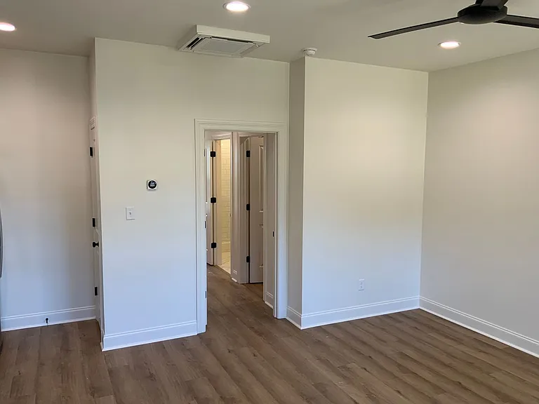 1112 Sole Cv — Photo 9