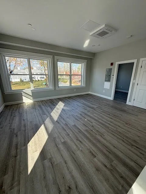 1 bed, 800 sqft, $2,100 — Photo 2
