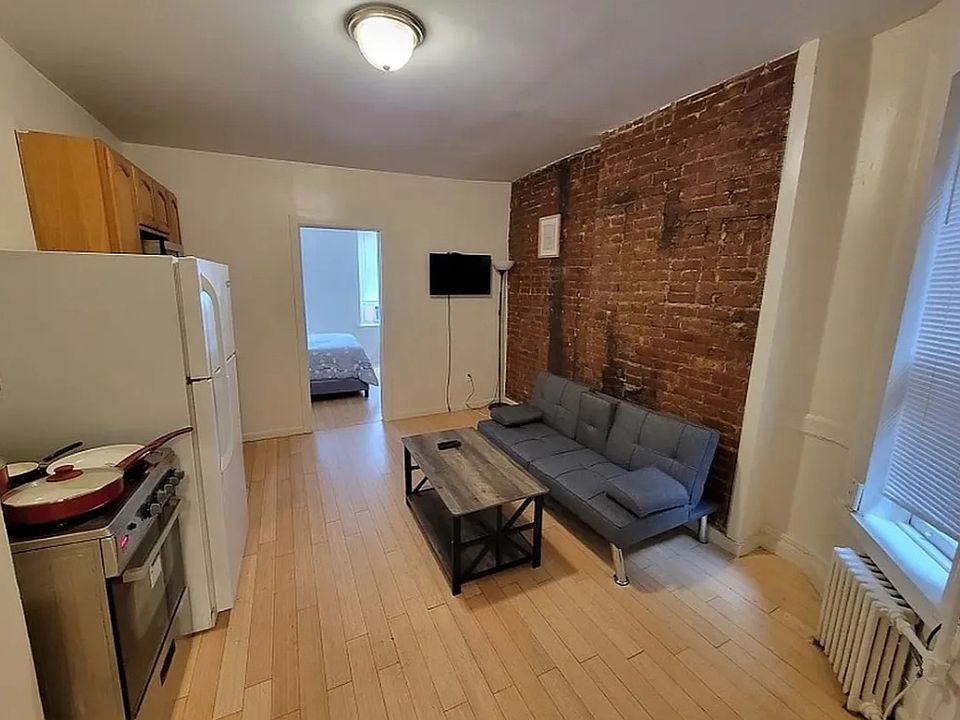 1st image of 529 W 48th St APT 15