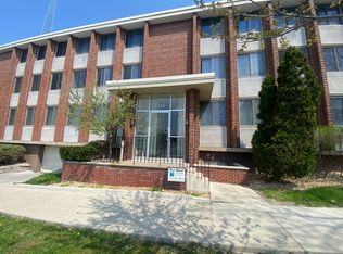 1320 E Capitol Dr #102, Milwaukee, WI 53211