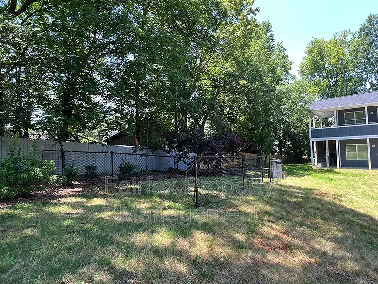 518 Boone St #104 — Photo 31