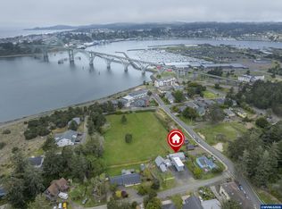 220 SW 29th St, Newport, OR