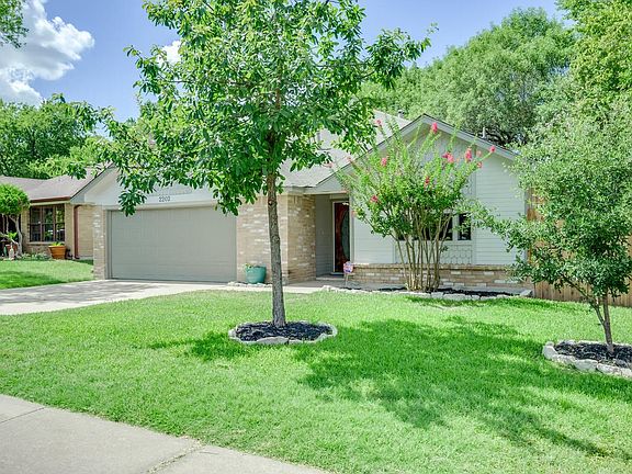 3rd image of 2202 Klattenhoff Dr