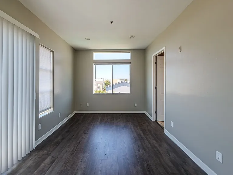 5237 Willowcrest Ave — Photo 24