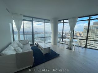 832 Bay St #2903, Toronto, ON M5S1Z6