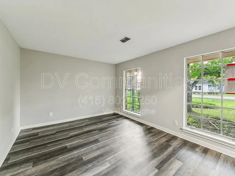 1617 3rd St — Photo 5