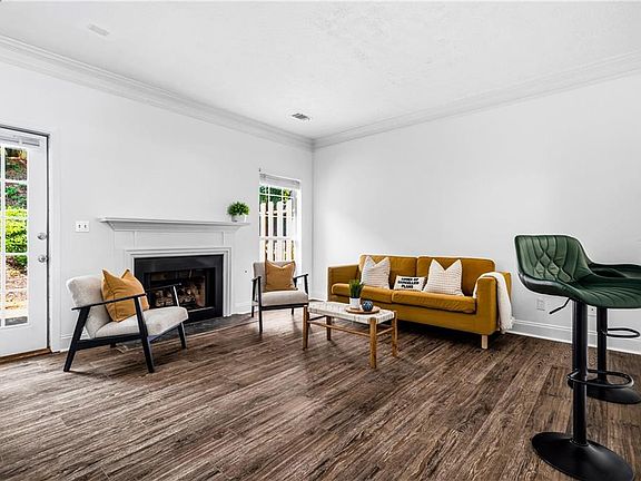 2nd image of 1008 Wedgewood Way