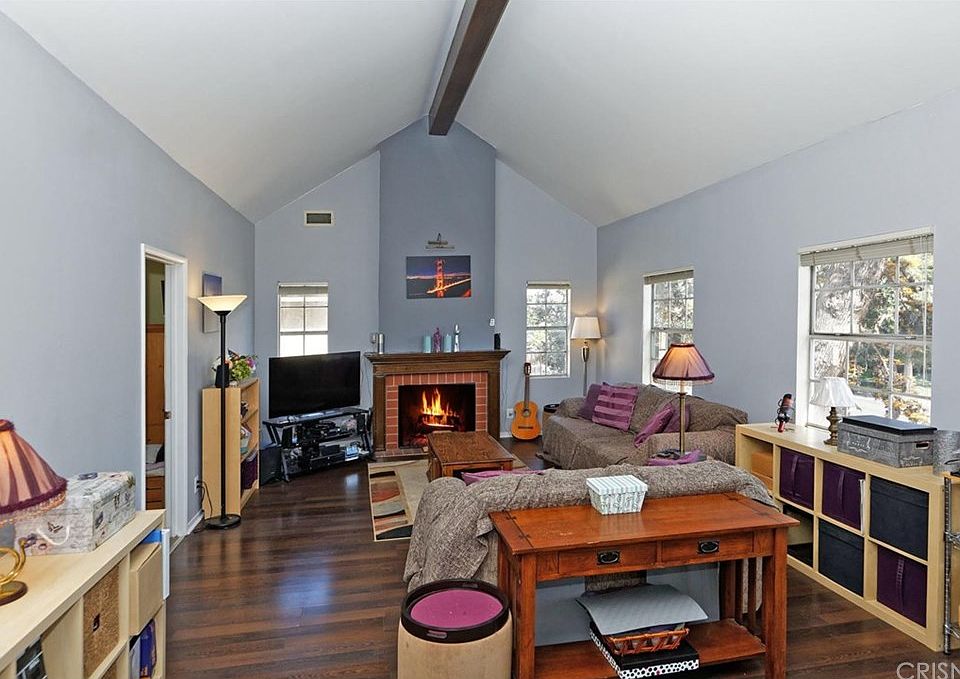 1st image of 14253 Burbank Blvd #2