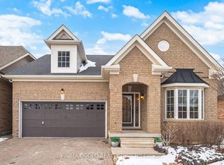 30 Muzzo Dr #15, Brampton, ON L6R 3W8