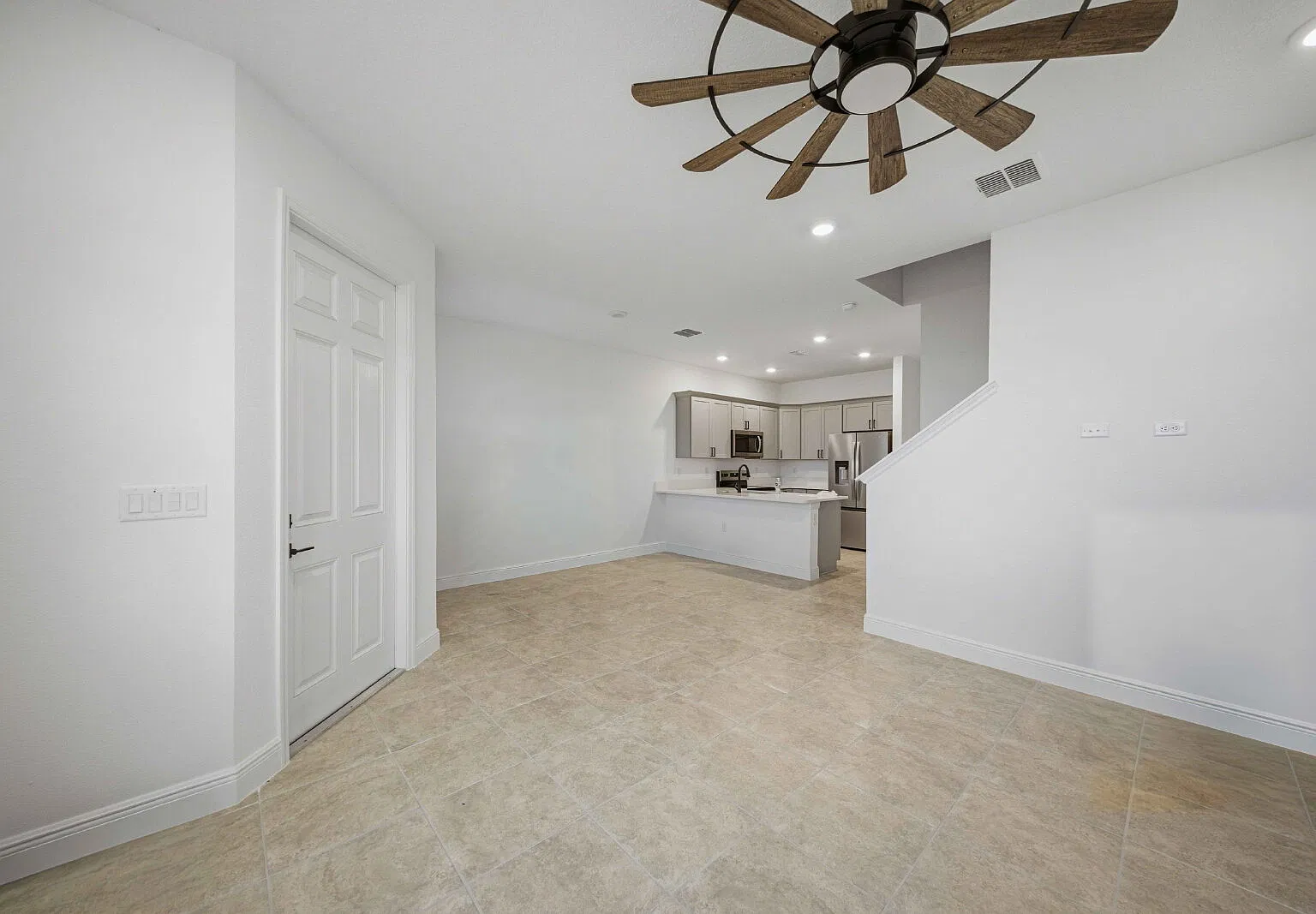 3 bed, 2.5 bath, 1551 sqft, $1,895 — Photo 4