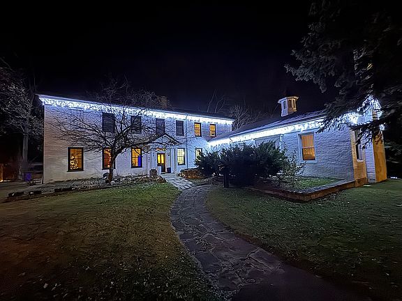 3rd image of 218 Selma Rd