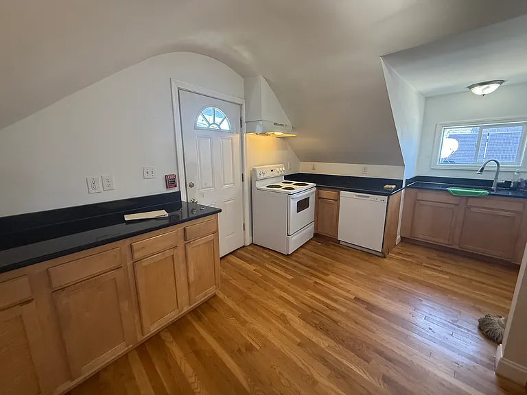 69 Beacon St #3 — Photo 2