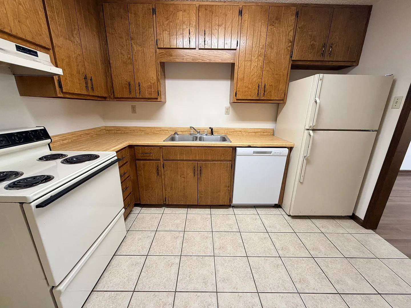 2 Bedroom/1 Bath Remerton Duplex — Photo 4