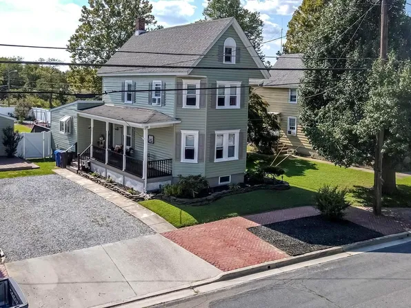 69 Main St, Salem, NJ 08038