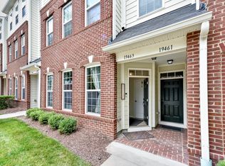 19463 Promenade Dr, Leesburg, VA 20176