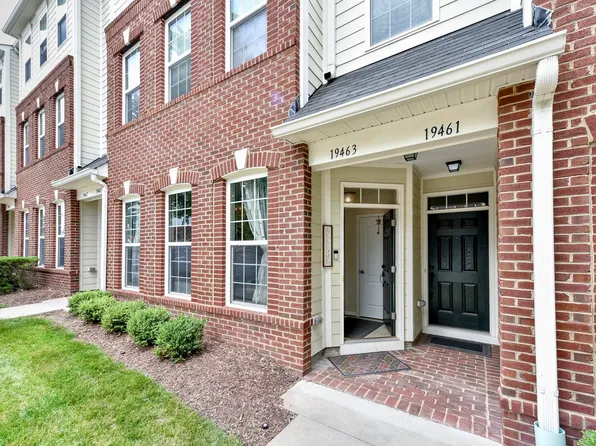 19463 Promenade Dr, Leesburg, VA 20176