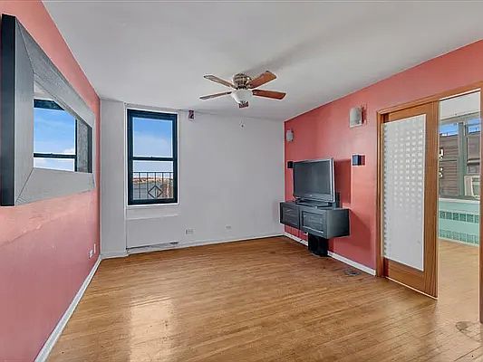 3rd image of 50 Shore Blvd APT 5B