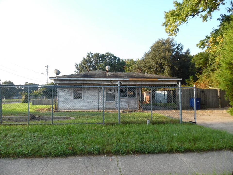 1st image of 4011 Powell St
